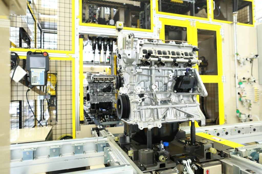 Mazda начала собирать двигатели в России