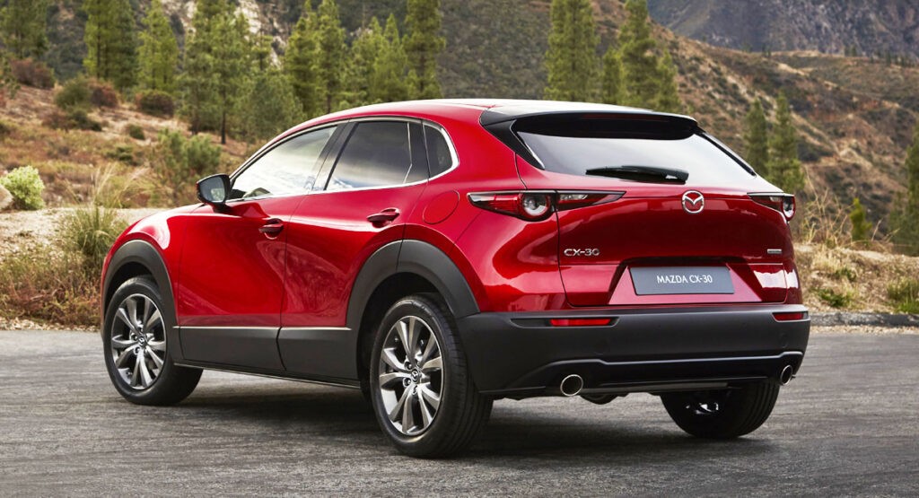 Новая Mazda CX-30: ближайший родственник «трешки»