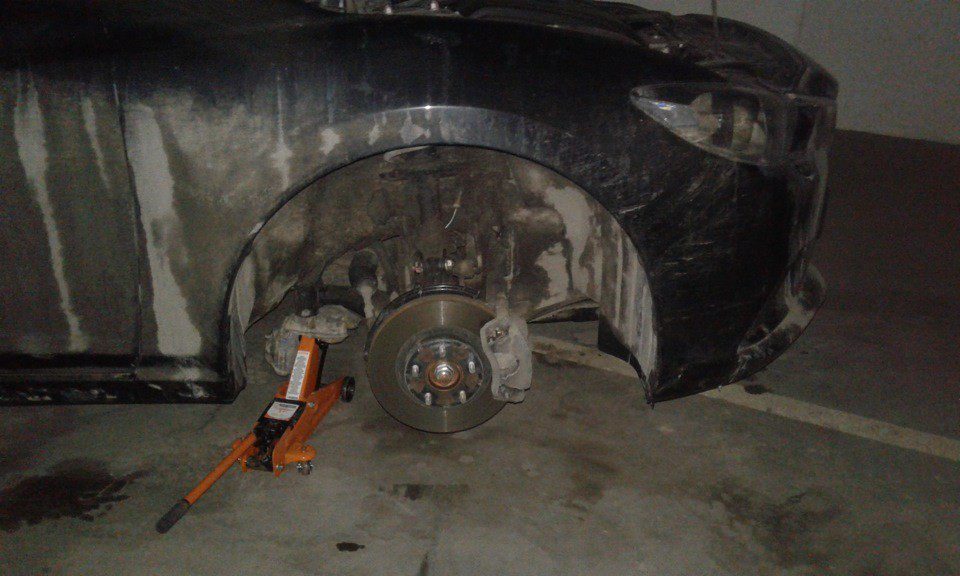 Замена передних тормозных колодок