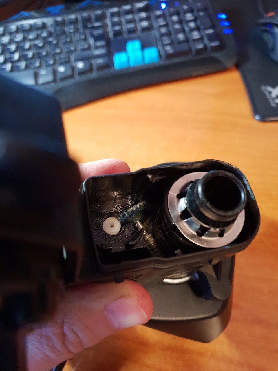 Замена шестеренки в зеркале заднего вида