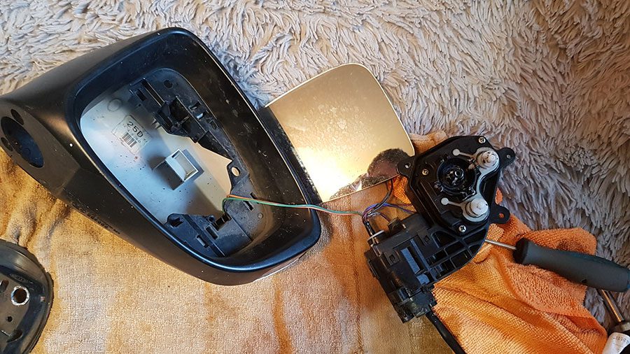 Замена шестеренки в зеркале заднего вида