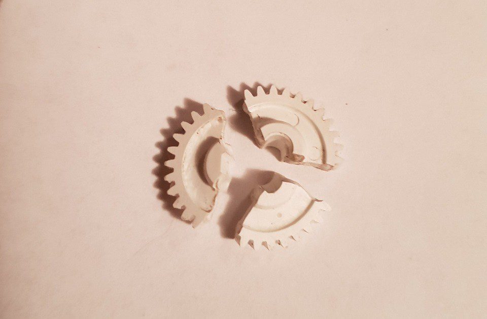 сломанная шестерня зеркала мазда 6 gj