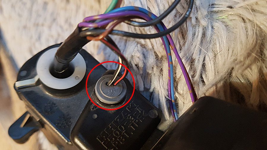 Замена шестеренки в зеркале заднего вида