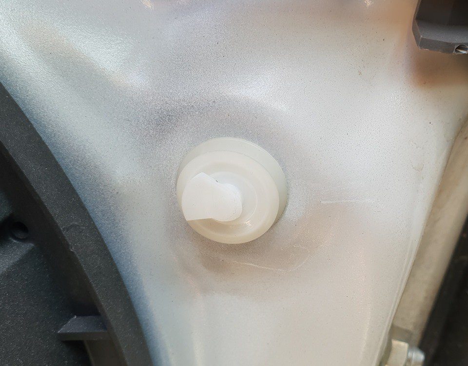 Замена шестеренки в зеркале заднего вида