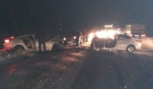 В Подгоренском районе столкнулись Hyundai и Mazda: двое погибли, пятеро в больнице В Подгоренском районе столкнулись Hyundai и Mazda: двое погибли, пятеро в больнице