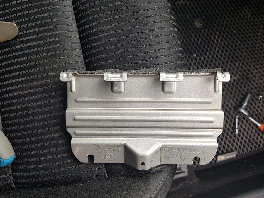 Устранение дребезжания со стороны пассажира