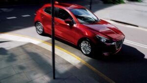 Обновлённую Mazda2 сделали похожей на "трешку" Обновлённую Mazda2 сделали похожей на "трешку"