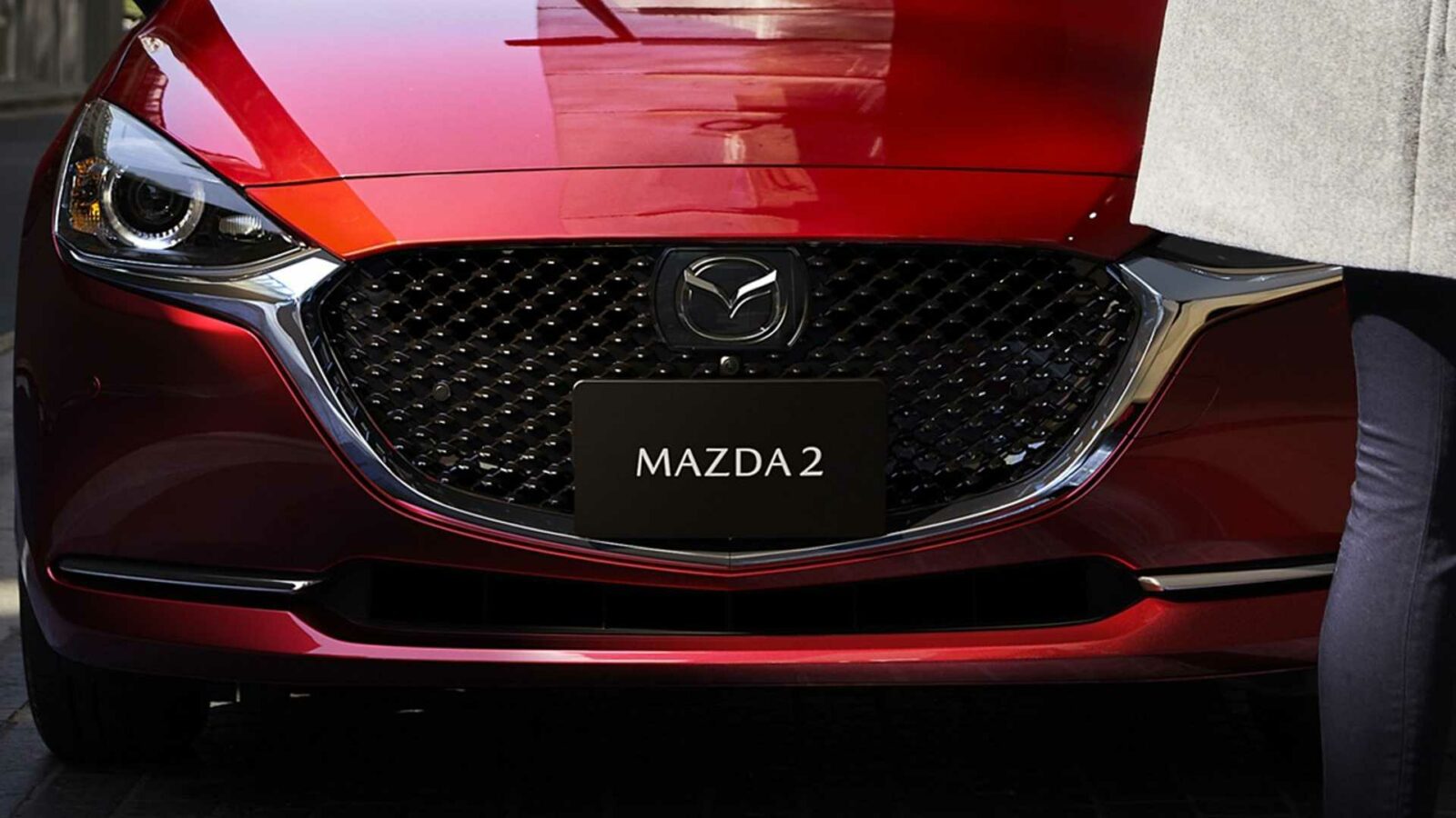 Обновлённую Mazda2 сделали похожей на "трешку" Обновлённую Mazda2 сделали похожей на "трешку"