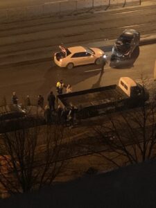 Mazda врезалась в три припаркованные машины СПб